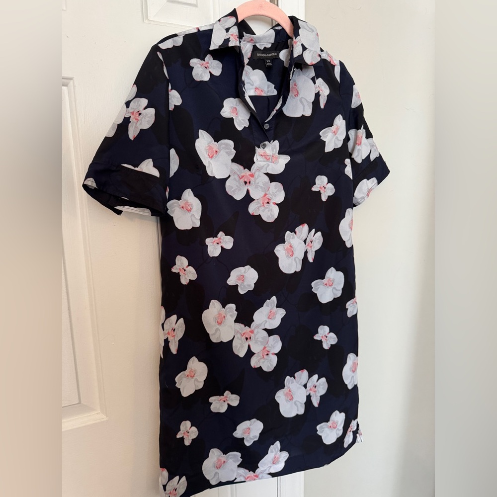 Banana Republic navy and pink flower dress